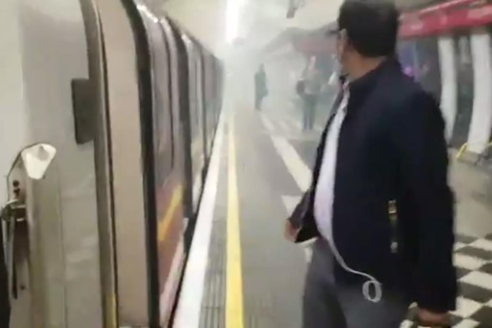 (VIDEO) PANIKA U LONDONSKOM METROU: Začula se glasna eksplozija, a onda je dim počeo da kulja na sve strane!