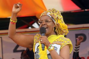 (VIDEO, FOTO) BRUTALNA LEPOTICA KOJA TROŠI MILIONE I ŽELI PREDSEDNIČKU FOTELJU: Zbog ove žene je izveden puč u Zimbabveu