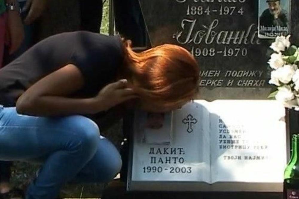 DELEGACIJA SPS SA KOSOVA NA PARASTOSU U GORAŽDEVCU: Obišli grobove ubijene srpske dece