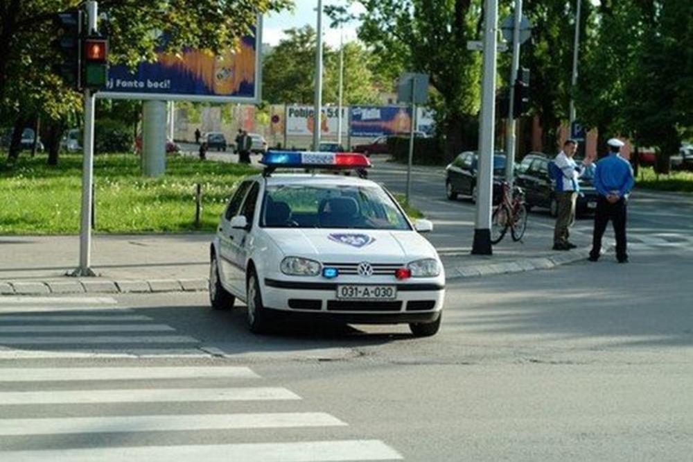 DRAMA KOD PRIJEDORA: Policija zaustavila starca zbog prebrze vožnje, on preminuo na licu mesta!