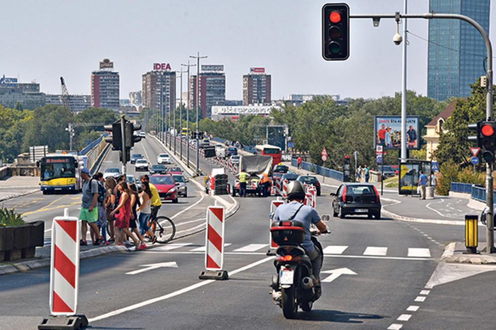 BEOGRAD: Velike saobraćajne gužve na Autokomandi!