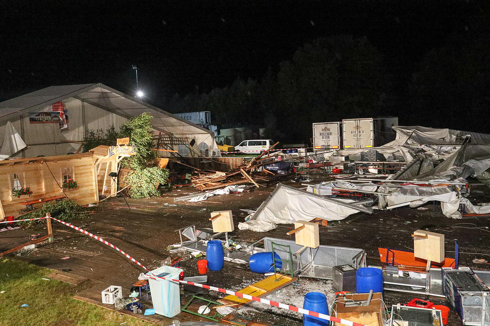 (VIDEO) VELIKO NEVREME SE PRIBLIŽAVA SRBIJI: Stravična oluja protutnjala Austrijom, dvoje poginulo, 120 povređeno, 150.000 bez struje!