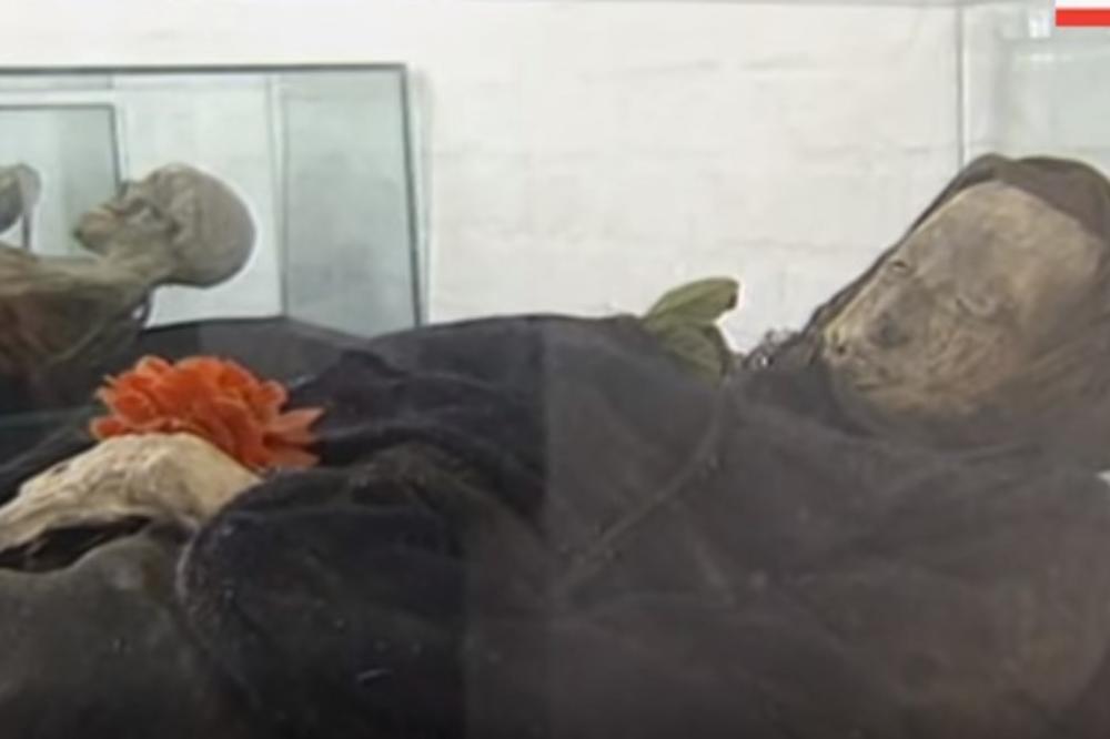 (VIDEO) MISTERIJA OVOG GRADA ZBUNJUJE I NAUKU: Čim neko umre, odmah se pretvara u mumiju!