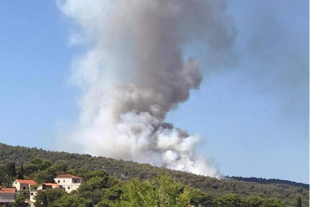 GORE OSTRVA: Buknuli požari na Mljetu, Braču, Korčuli!