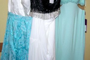 BRAČNI PAR IZ TURSKE UHVAĆEN U ŠVERCU NA GRADINI: U kesama otkriveno 100 svečanih haljina vrednih 7.000 evra