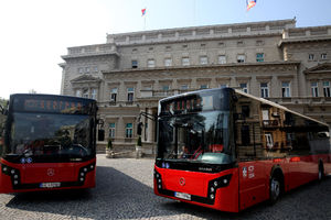 Novih 10 zglobnih autobusa od danas krstari Beogradom
