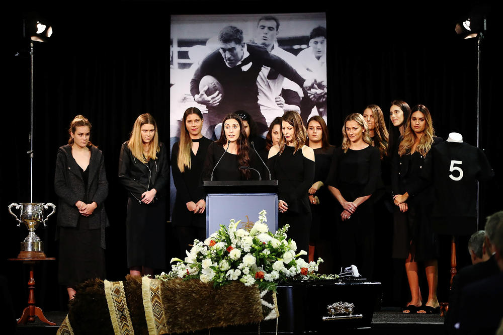 NIKADA NIJE PRIZNAVAO DRUGO MESTO: Hiljade ljudi okupilo se na sahrani legendarnog novozelandskog ragbiste