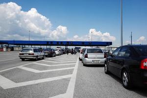 VOZAČI, PRILAGODITE BRZINU: Umeren saobraćaj širom Srbije, nema dužih zadržavanja na graničnim prelazima