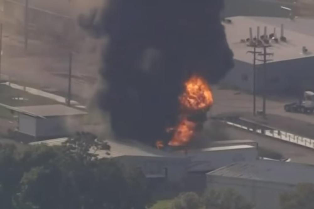 (VIDEO) UŽAS U HJUSTONU: Ponovo gori u hemijskom postrojenju, kuljaju plamen i dim!