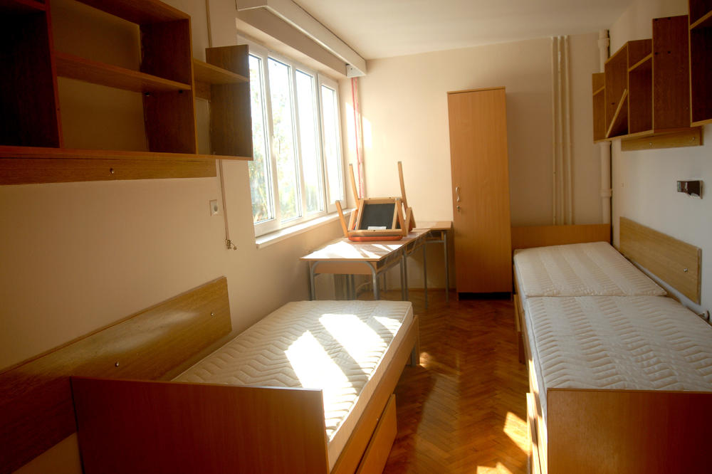 500 EVRA ŽIVOT U 20 KVADRATA Očekuje se nikad veća navala na studentske domove: Soba košta i do 200 €, ovo su uslovi