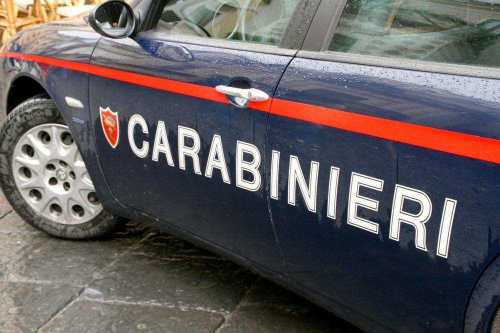 SRBIN I HRVAT UBILI POLICAJCA U ITALIJI: Hteli da opljačkaju banku, pa se zakucali u policijski automobil VIDEO