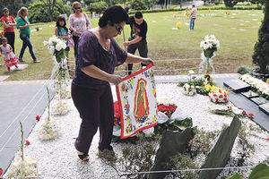 NEVEROVATNA TURA: Evo zašto turisti hrle na grob Pabla Eskobara!