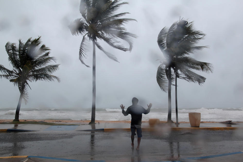 PRAVI HAOS TEK DOLAZI! NOVI URAGAN PRETI AMERICI: Oluja već pravi haos na Atlantiku!