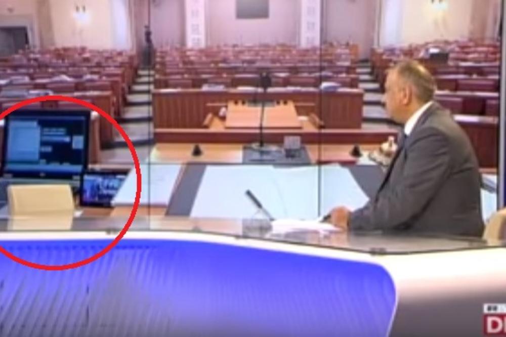 (VIDEO) HRVATSKI NOVINAR 2 MINUTA RAZGOVARAO SA PRAZNOM STOLICOM! Iznenadićete se zašto je to uradio!