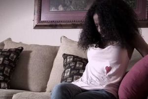 (VIDEO) Ona doživi 50 orgazama dnevno i živi u PAKLU! Najgore je što sa dečkom NE SME DA IMA SEKS!