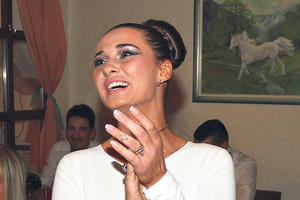 UDALA SE IVONA NEGOVANOVIĆ CUCA! Objavila fotografiju sa venčanja, a evo kako joj izgleda MUŽ! (FOTO)