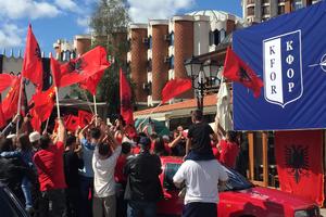 UČK U NOVOM PAZARU: Gradom se vijorile zastave terorista,  građani uplašeni zbog albanskih vojnih uniformi