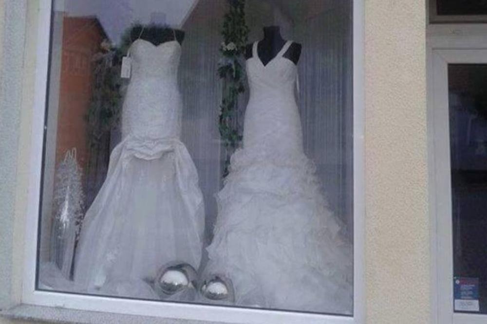 (FOTO) SLIKA ZBOG KOJE REGION PLAČE OD SMEHA: Pogrebna oprema ili salon venčanica? Ili oba?