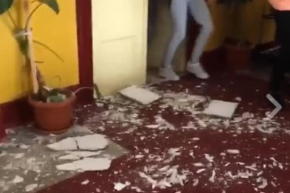 (VIDEO) PUKOM SREĆOM IZBEGNUTA NESREĆA: U najstarijoj crnogorskoj školi se obrušio plafon