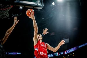 (VIDEO) NAJBOLJI POTEZI EVROBASKETA: Bogdan Bogdanović i njegova trojka su u top 10, a i jedan bolan momenat za Srbiju