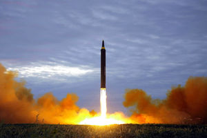STRAVIČNO UPOZORENJE STIŽE IZ JAPANA: Severna Koreja počela usmeravanje rakete koja stiže do SAD i Velike Britanije