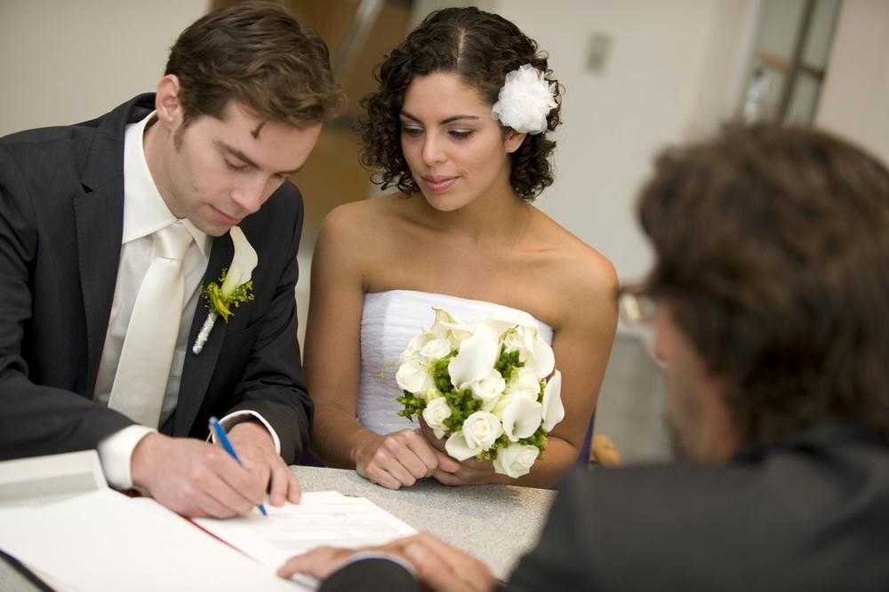VIŠE INVESTICIJA, VIŠE BRAKOVA: U Nišu 10 odsto više venčanih nego lane, parovi se upoznaju na novim radnim mestima!