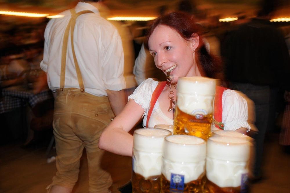 RAJ ZA PIVOPIJE: Otvoren 184. Oktoberfest, a od cene piva će vam se zavrteti u glavi!