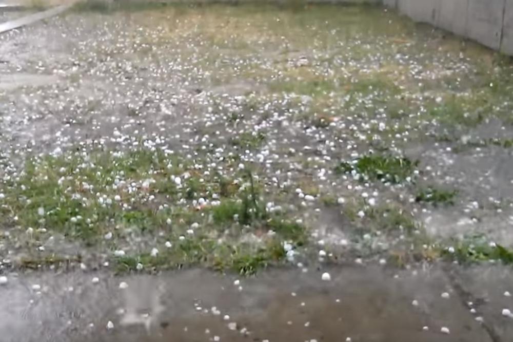 (VIDEO) NEVREME SE OBRUŠILO NA SPLIT: Padao grad veličine ping-pong loptice, poplavljene ulice!