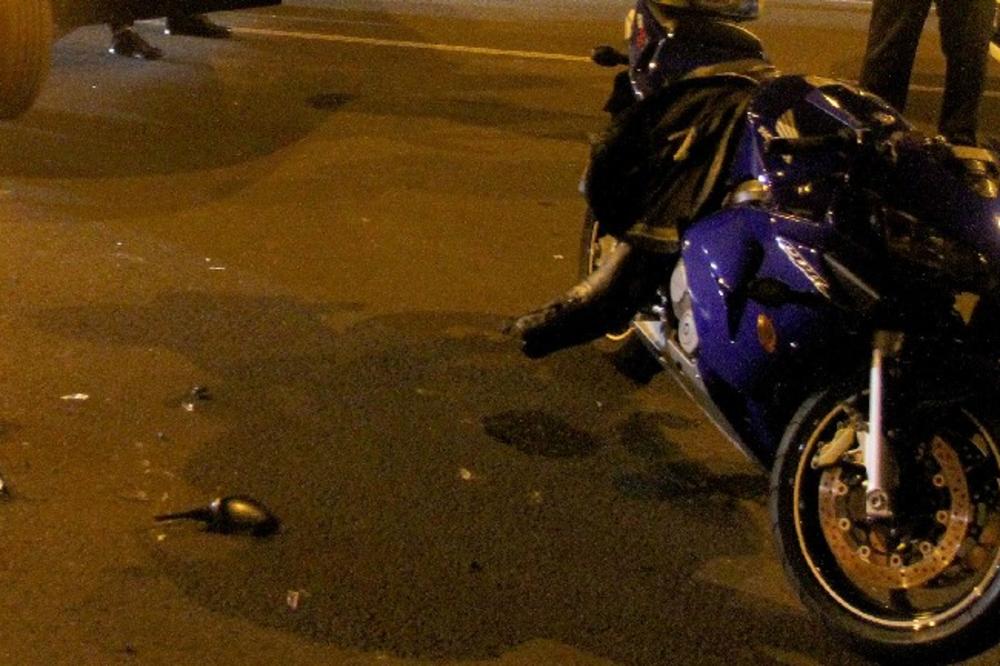 TEŠKA NESREĆA U ČAČKU: Motociklista se zabio u džip, lekari mu se bore za život