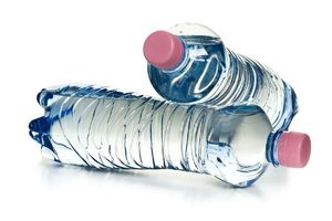 ŠOKANTNI PODACI: Korišćenje iste plastične flaše više puta opasno je po zdravlje