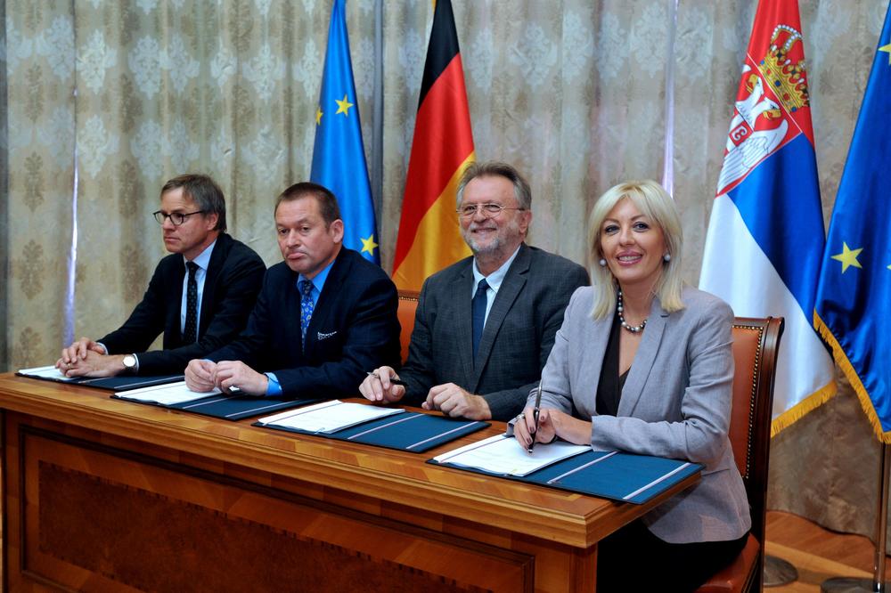 DOBRA VEST: Od Nemačke 40 miliona evra za projekte u Srbiji