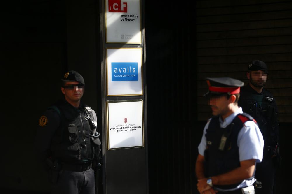 POČELA HAPŠENJA PO KATALONIJI: Španske vlasti uhapsile 12 zvaničnika regionalne vlade