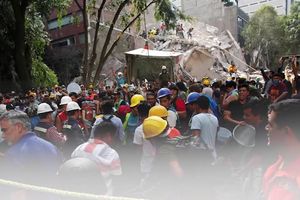 (KURIR TV) Razorni zemljotres zavio Meksiko u crno! BROJE SE MRTVI, TRAGA ZA NESTALIMA