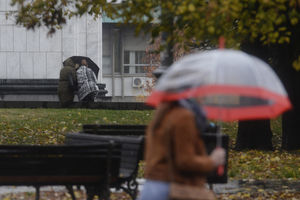 TEMPERATURA TOKOM DANA SVE NIŽA: Povratak jeseni na velika vrata, širom Srbije ponedeljak kišovit i hladan