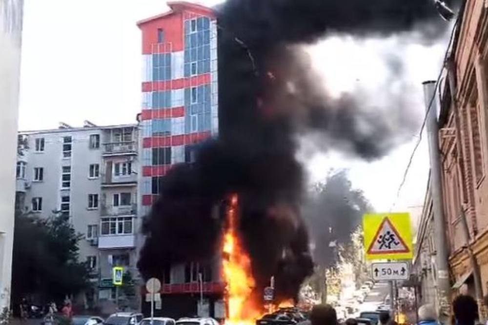 (VIDEO) PAKLENI HOTEL U RUSIJI: U požaru nestala zgrada sa 10 spratova, deca se spasavala skačući kroz prozor!