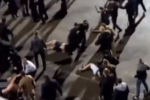(VIDEO) LOŠE JE PROŠAO: Huligan krenuo sam u obračun sa policijom!