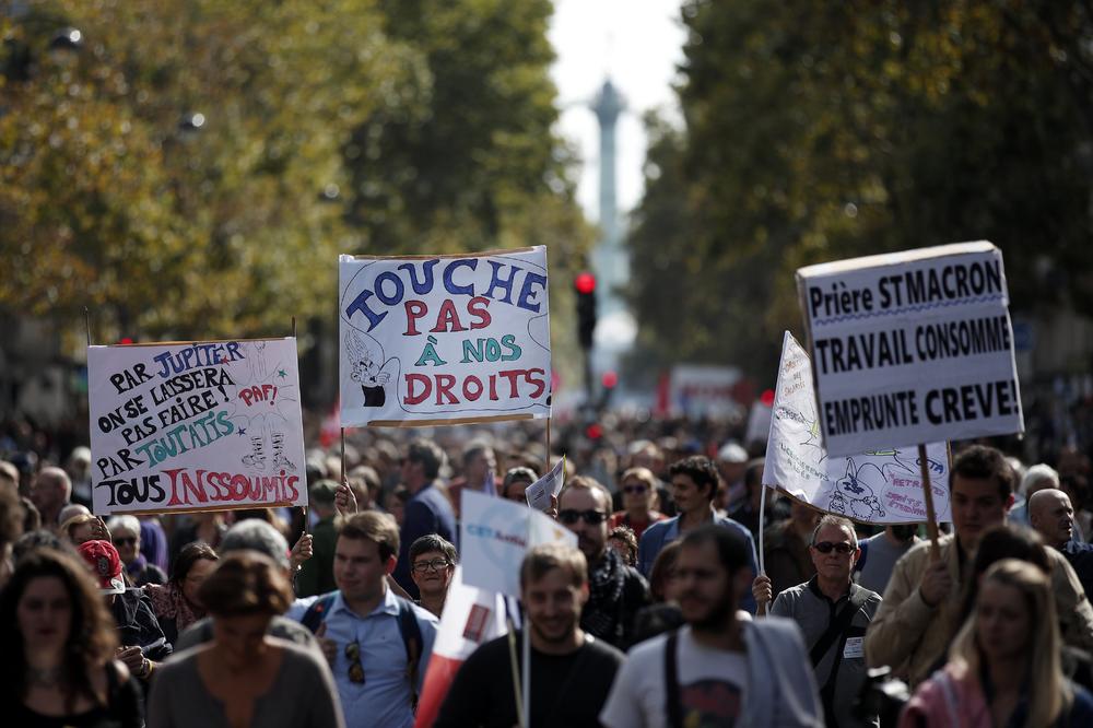 OPŠTI BOJKOT: Francuske kamiondžije blokirale skladišta goriva zbog Makronove reforme o radu