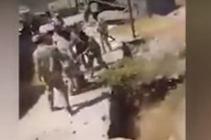 (UZNEMIRUJUĆI VIDEO +18) IRAČANI BEZ MILOSTI PREMA DŽIHADISTIMA: Bacali borce ID sa litice, pa pucali u njih