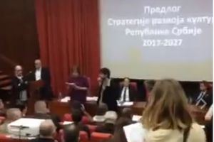 (VIDEO) INCIDENT U NARODNOJ BIBLIOTECI: Ministar nije stigao da izusti ni reč, predstavnici NKSS prekinuli pa napustili raspravu
