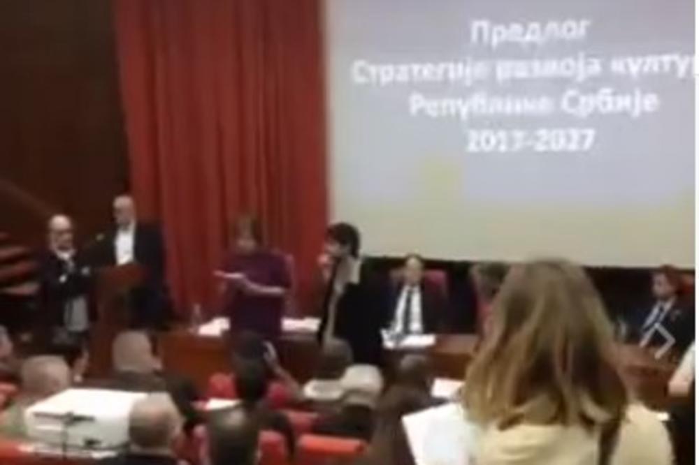 (VIDEO) INCIDENT U NARODNOJ BIBLIOTECI: Ministar nije stigao da izusti ni reč, predstavnici NKSS prekinuli pa napustili raspravu