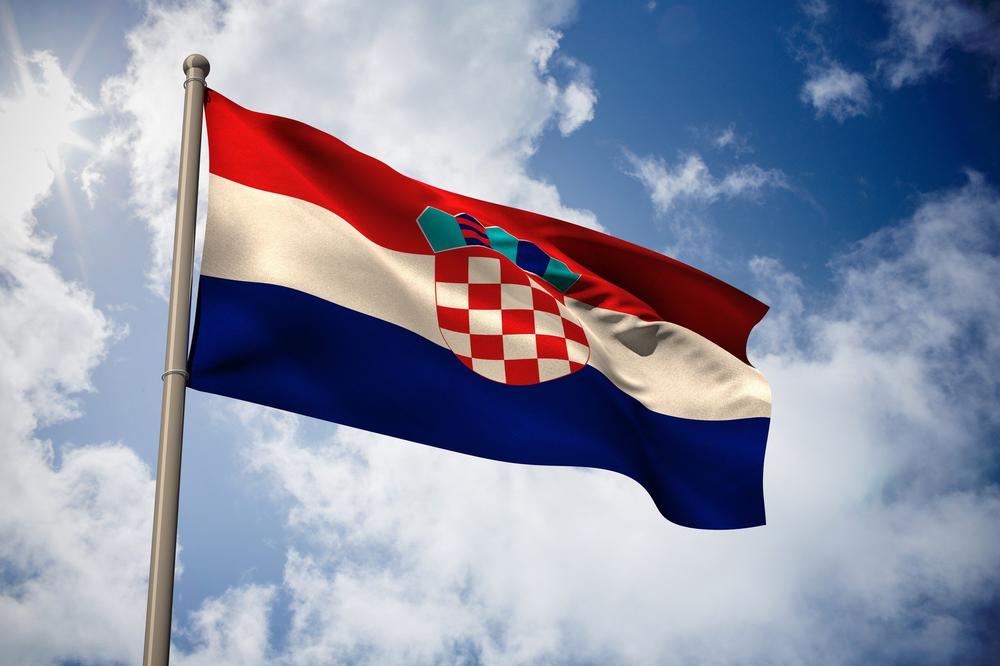 POVREDIO UGLED HRVATSKE: Britanac došao u posetu rodbini u Vukovaru pa zapalio zastavu
