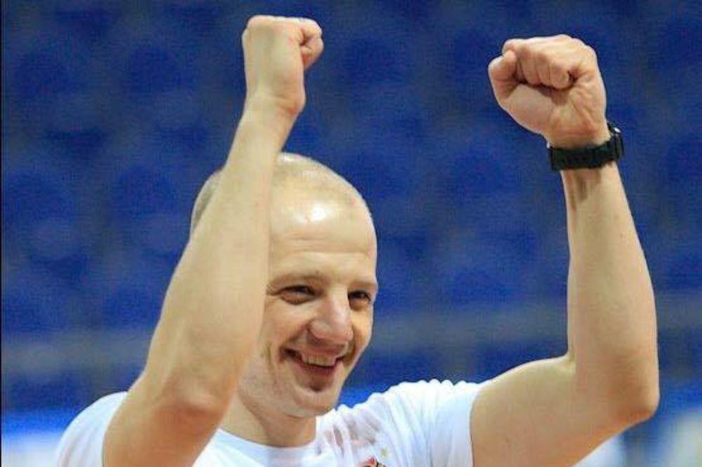 ČOVEK KOGA SU SVI OBOŽAVALI Na današnji dan preminuo je Srđan Sarić, trener kome su košarkaši posvećivali pobede na SP u Španiji
