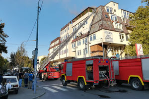 POŽAR U ZDRAVKA ČELARA: 7 vatrogasnih vozila učestvuje u gašenju!