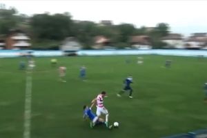 (VIDEO) JEZIVO: Fudbaler šampiona Bosne teško povređen, pa mu odstranjen testis