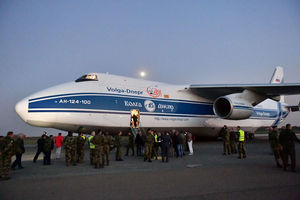MIGOVI SLETELI U BEOGRAD: Ruski vojni transporter Antonov 124 doneo delove aviona Mig-29!