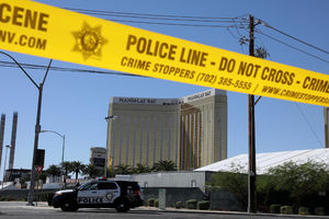(FOTO) PRVE FOTOGRAFIJE SMRTONOSNOG ARSENALA: Ovo oružje je policija pronašla u sobi ubice iz Las Vegasa