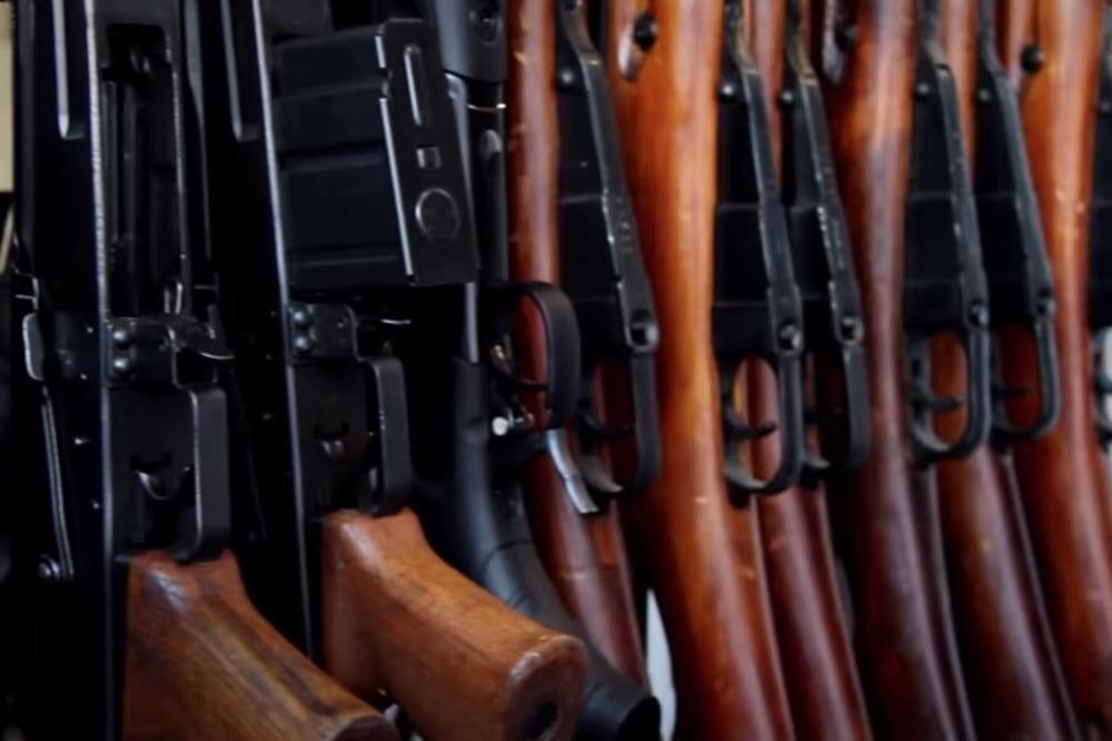 NARUČITE LIKVIDACIJU PREKO OGLASA: Crnogorski kriminalci preko interneta prodaju arsenal oružja, a u ponudi...