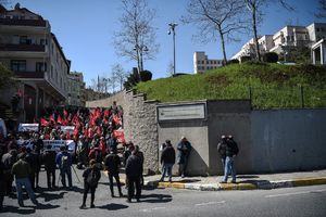 UHAPŠEN RADNIK AMERIČKOG KONZULATA U ISTANBULU: Sumnjiče ga da je povezan sa Gulenom