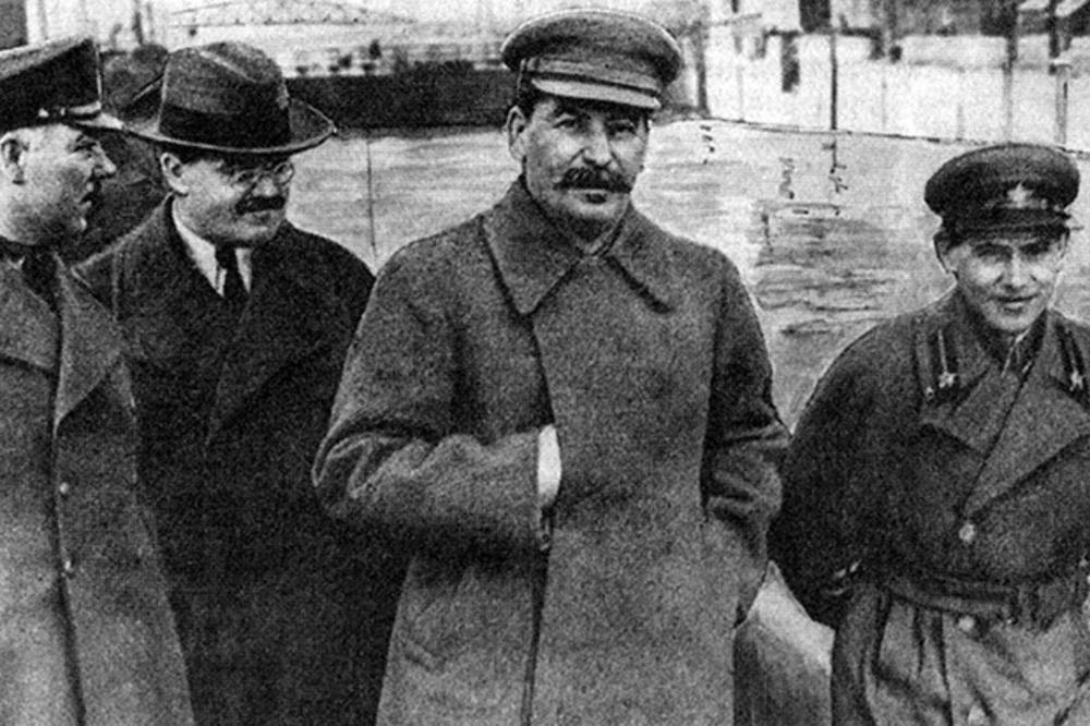 SOVJETSKI MAJSTORI FOTOŠOPA: Fotografije koje pokazuju kako je Staljin manipulisao istorijom (FOTO)