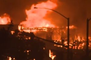 (VIDEO) GORI KALIFORNIJA: Proglašeno vanredno stanje, desetine hiljada ljudi evakuisano, San Francisko u dimu!